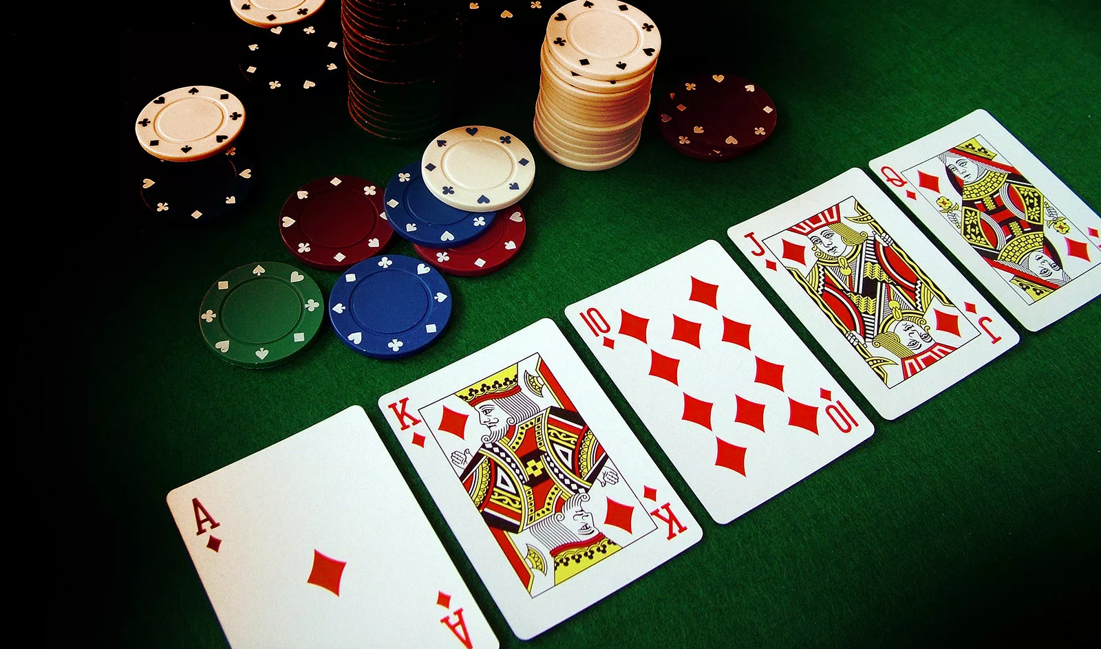 Play short deck poker online